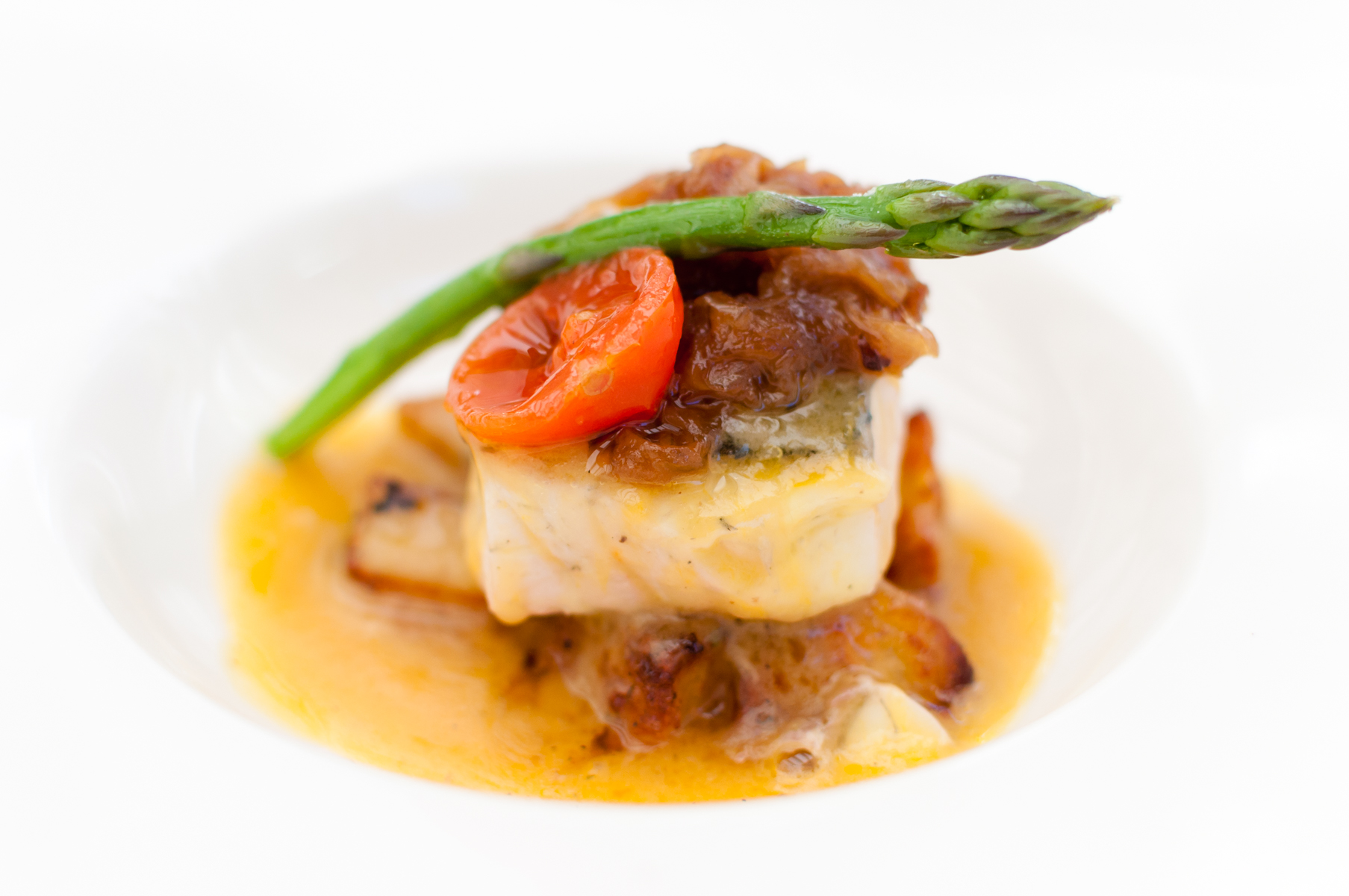 Filetto di Ombrina agli agrumi ( pompelmo, mandarino, arancio e limone), cipolla in agrodolce e patate sabbiate