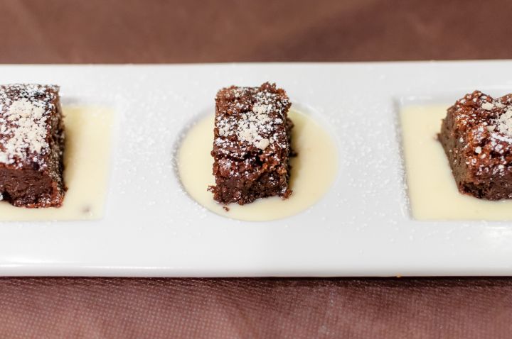 CAPRESE (di Capri) CIOCCOLATO ALLE MANDORLE E CREMA ALLA VANIGLIA