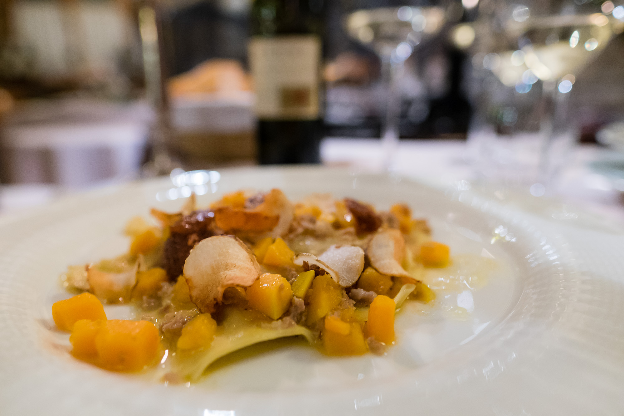 straccetti di ravioli, ripieni di castagne con salsiccia, topinambur, fichi e zucca